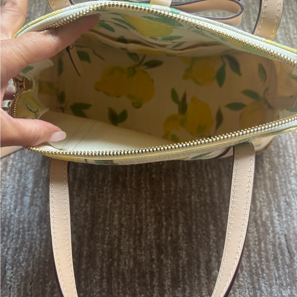 ๐ Kate Spade Lemon Print Satchel ๐ - Picture 5 of 7